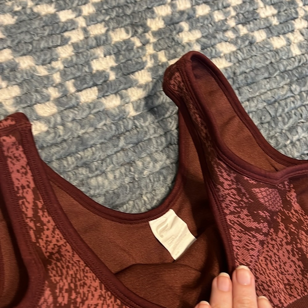 Fabletics Red Snake-Print High-Waist Leggings & Sports Bra Set - Picture 8 of 9
